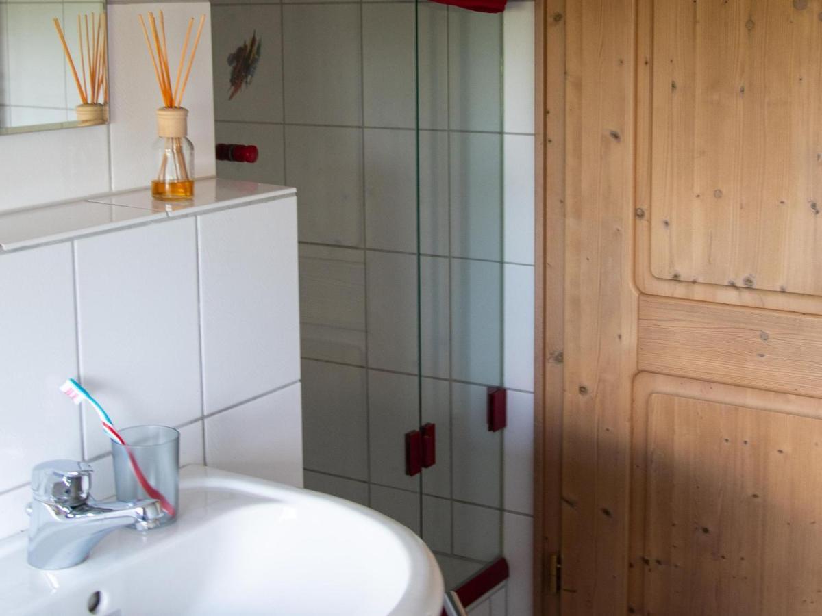 Gaestezimmer Am Hof Zwiefalten エクステリア 写真