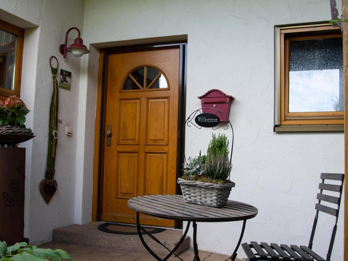 Gaestezimmer Am Hof Zwiefalten エクステリア 写真